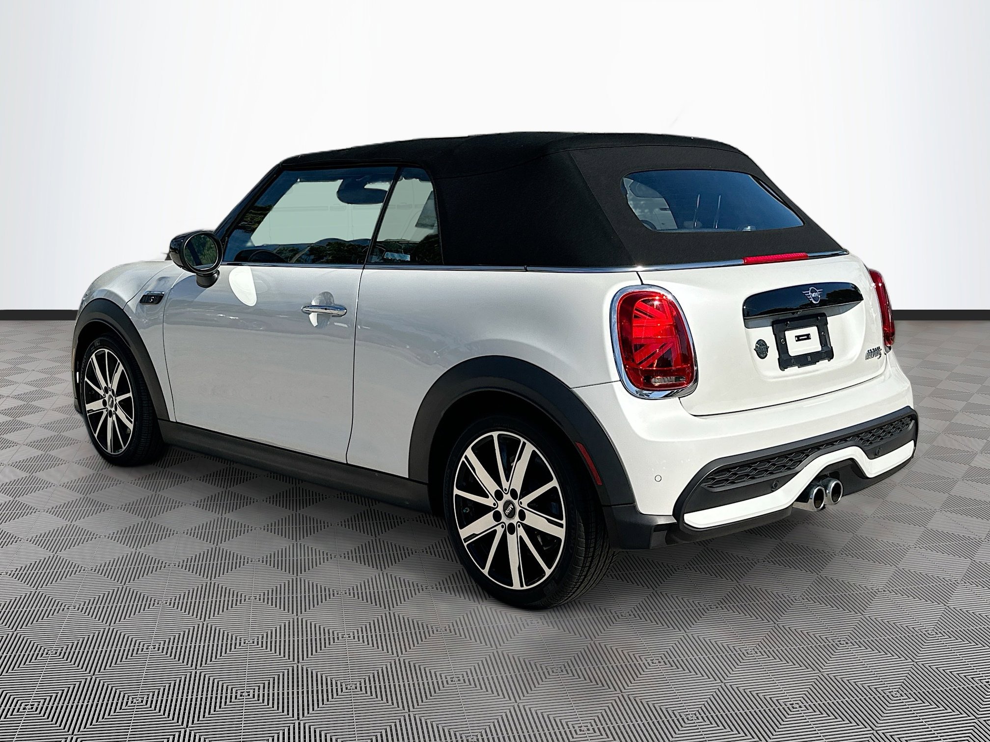 Certified 2024 MINI Cooper S w/ Signature Upholstery Package image 5