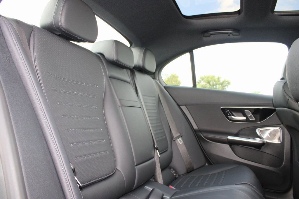 Used 2024 Mercedes-Benz C 300 4MATIC Sedan image 31