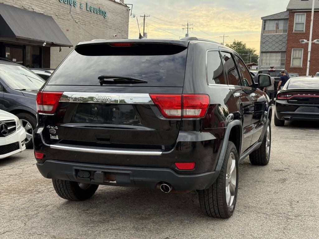 Used 2012 Jeep Grand Cherokee Overland AWD/4WD image 4