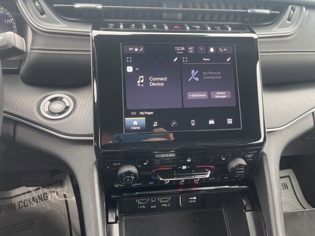 Used 2023 Jeep Grand Cherokee L Laredo image 15