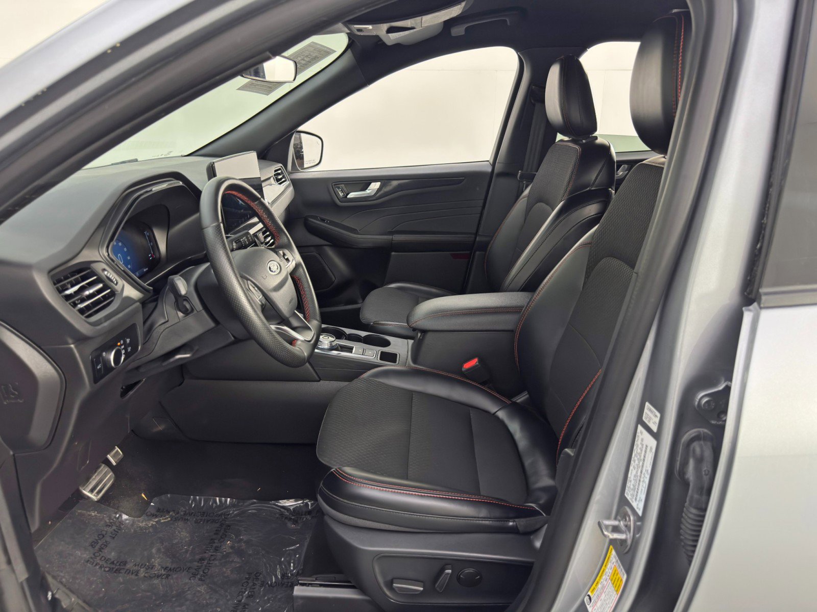 Used 2024 Ford Escape ST-Line w/ Tech Pack #1 AWD/4WD image 15