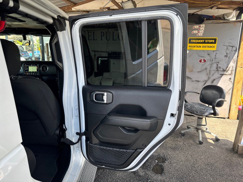 Used 2019 Jeep Wrangler Unlimited Sahara AWD/4WD image 12