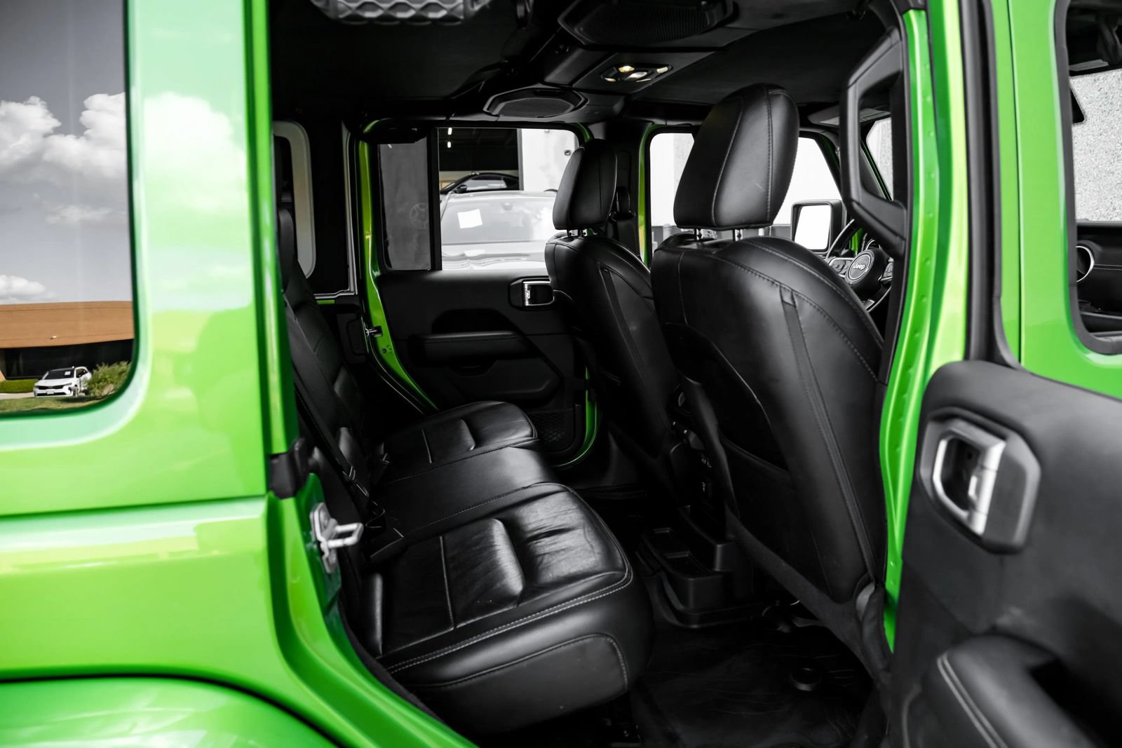 Used 2019 Jeep Wrangler Unlimited Sahara AWD/4WD image 36