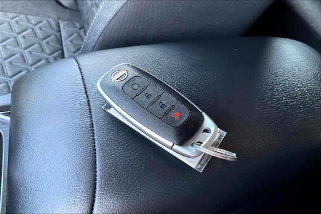 Used 2026 Nissan Kicks SV FWD image 31