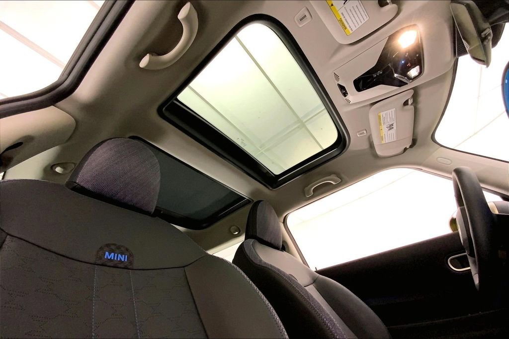 Certified 2025 MINI Cooper S image 26