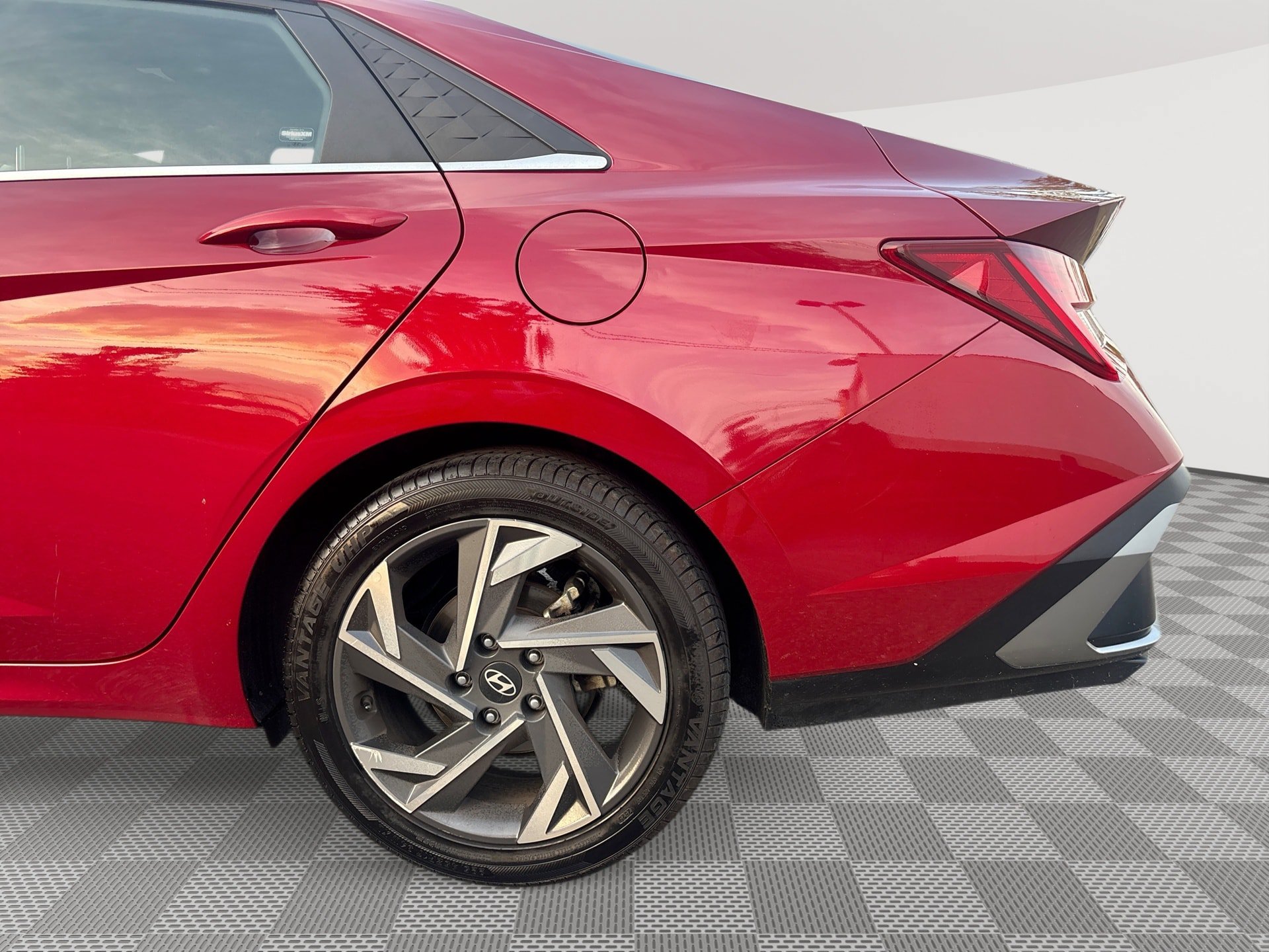 Used 2025 Hyundai Elantra SEL FWD image 29