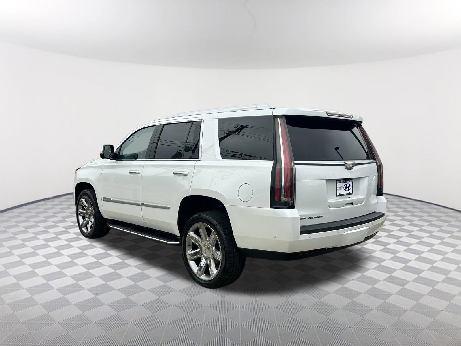 Used 2019 Cadillac Escalade Luxury image 9