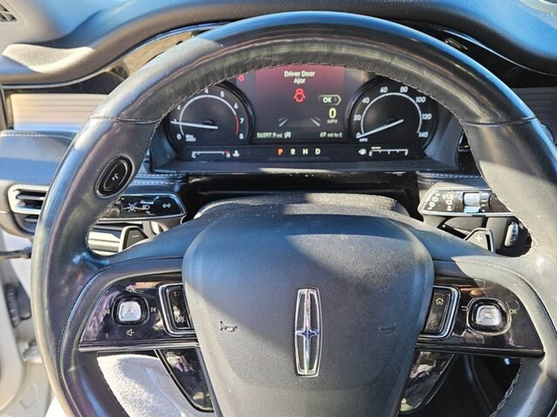 Used 2021 Lincoln Corsair AWD w/ Premium Package image 22