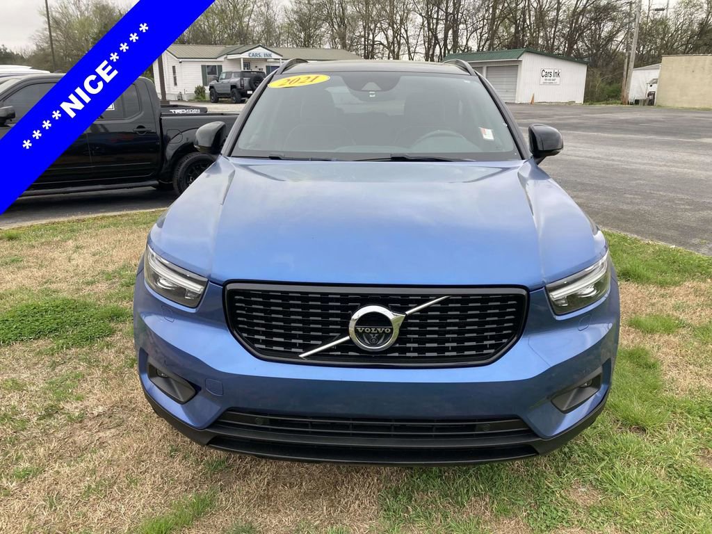 Used 2021 Volvo XC40 T4 R-Design w/ Advanced Package image 9