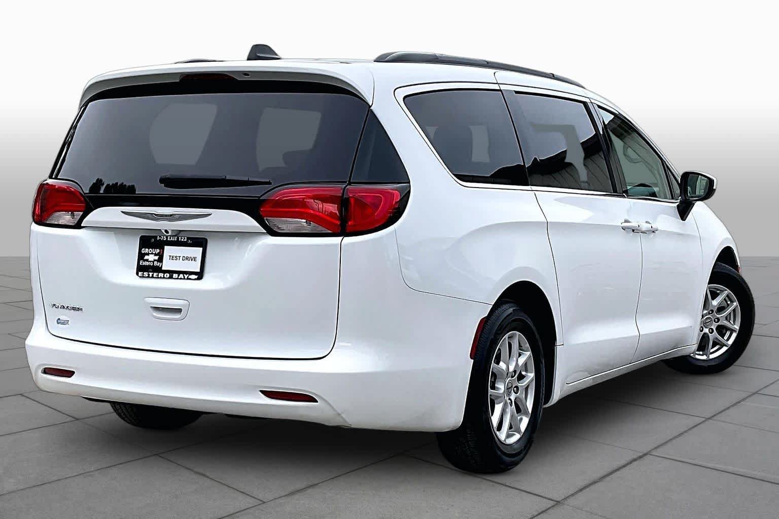 Used 2021 Chrysler Voyager Lxi FWD image 13