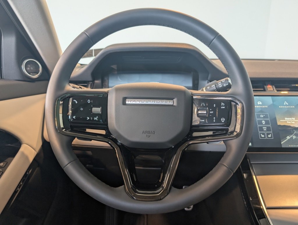 Used 2025 Land Rover Range Rover Evoque S image 18