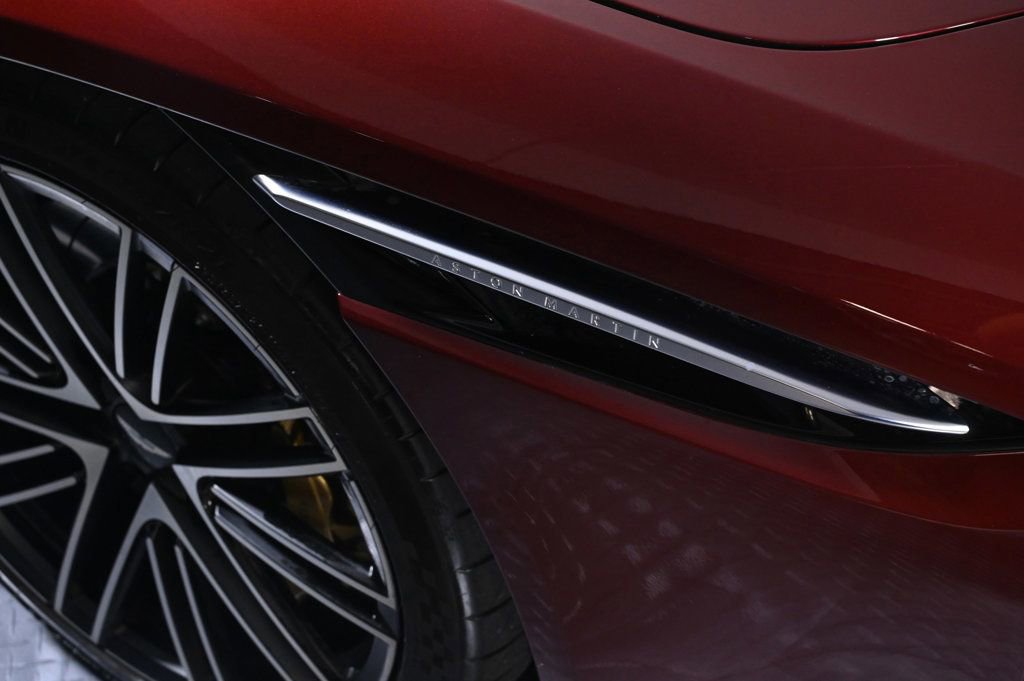Used 2024 Aston Martin DB12 Coupe RWD image 11