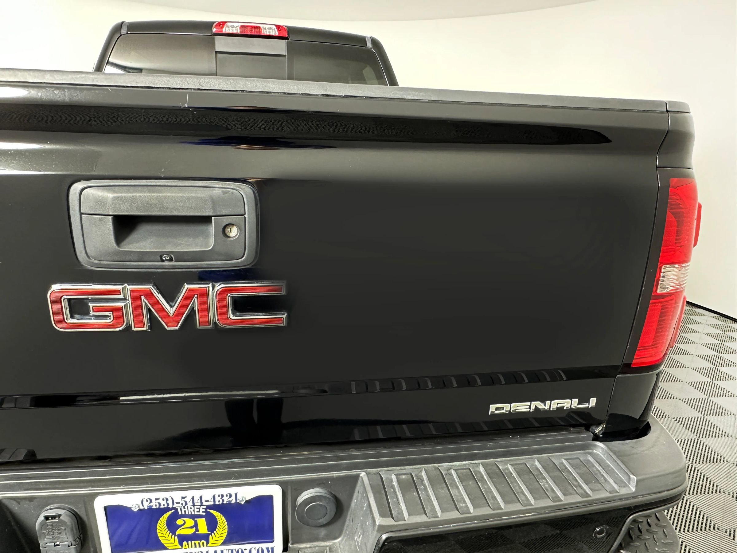 Used 2017 GMC Sierra 3500 Denali image 12