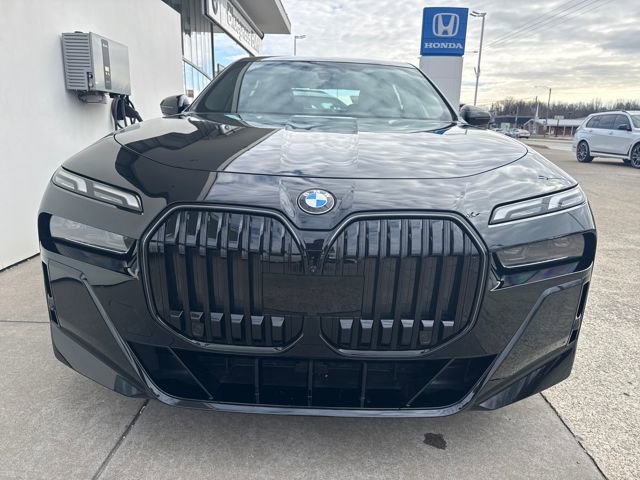 Used 2024 BMW 740i xDrive 740i xDrive image 7