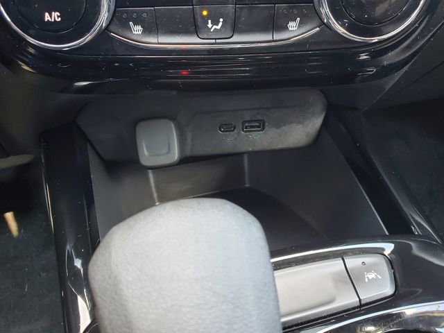 Certified 2024 Chevrolet Trax LT w/ LT Convenience Package FWD image 30