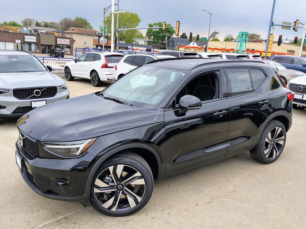 New 2026 Volvo XC40 B5 Ultra w/ Climate Package AWD/4WD image 3