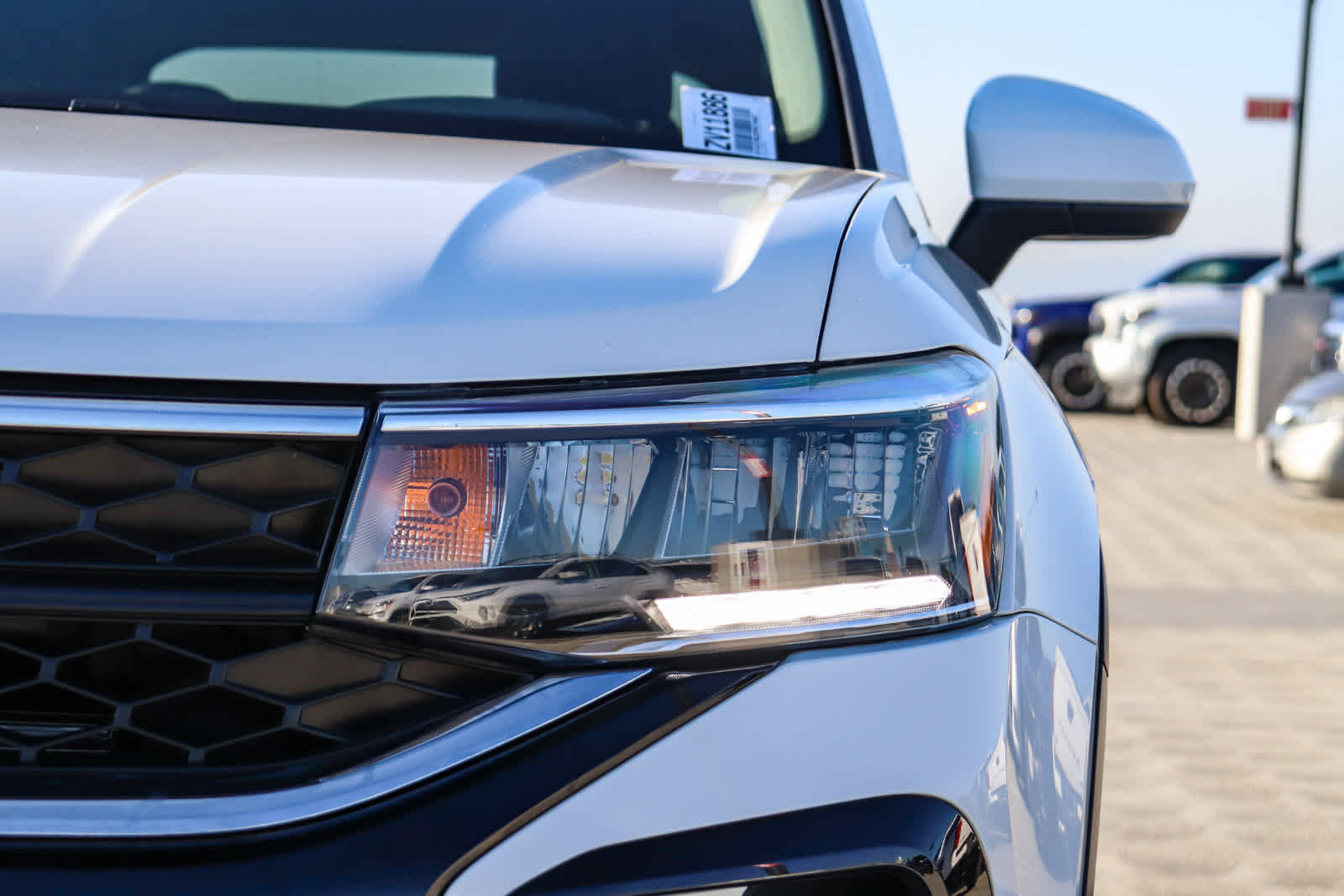 Used 2023 Volkswagen Taos SE image 4