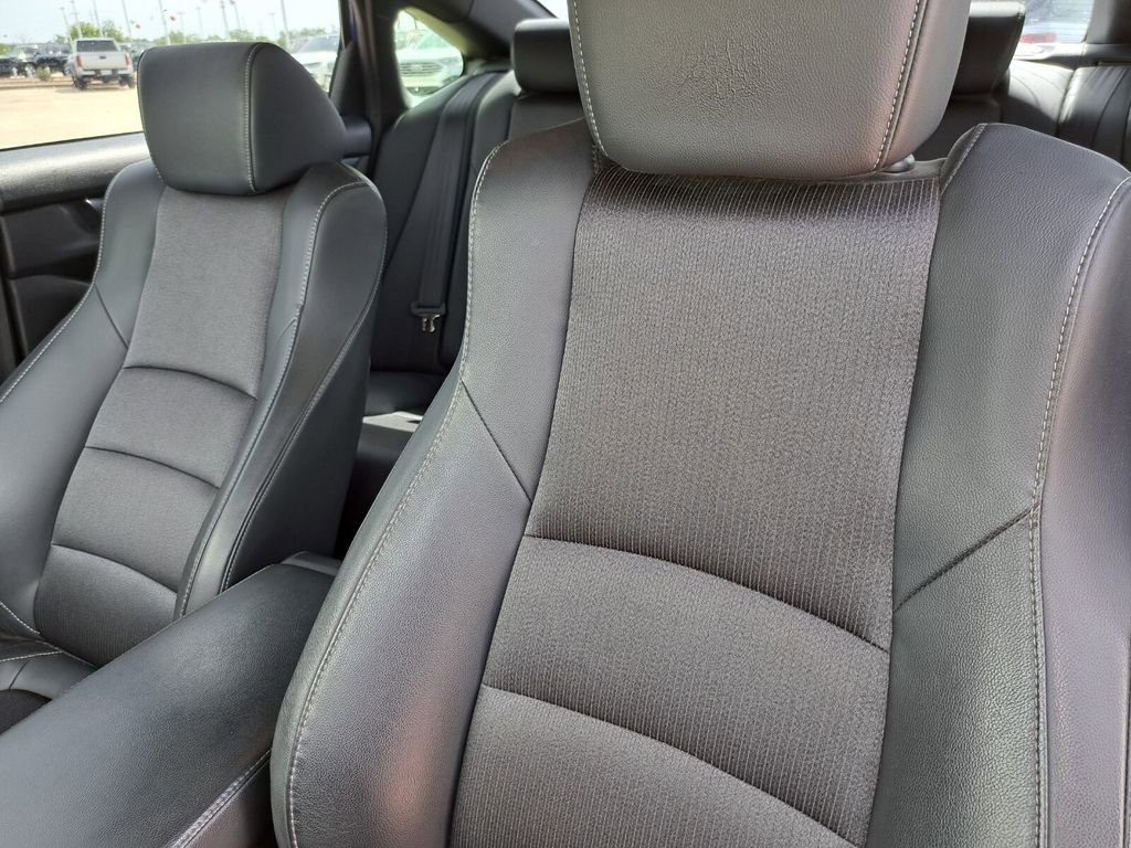 Used 2018 Honda Accord Sport image 19