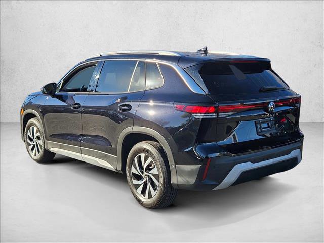 Used 2025 Volkswagen Tiguan S image 8
