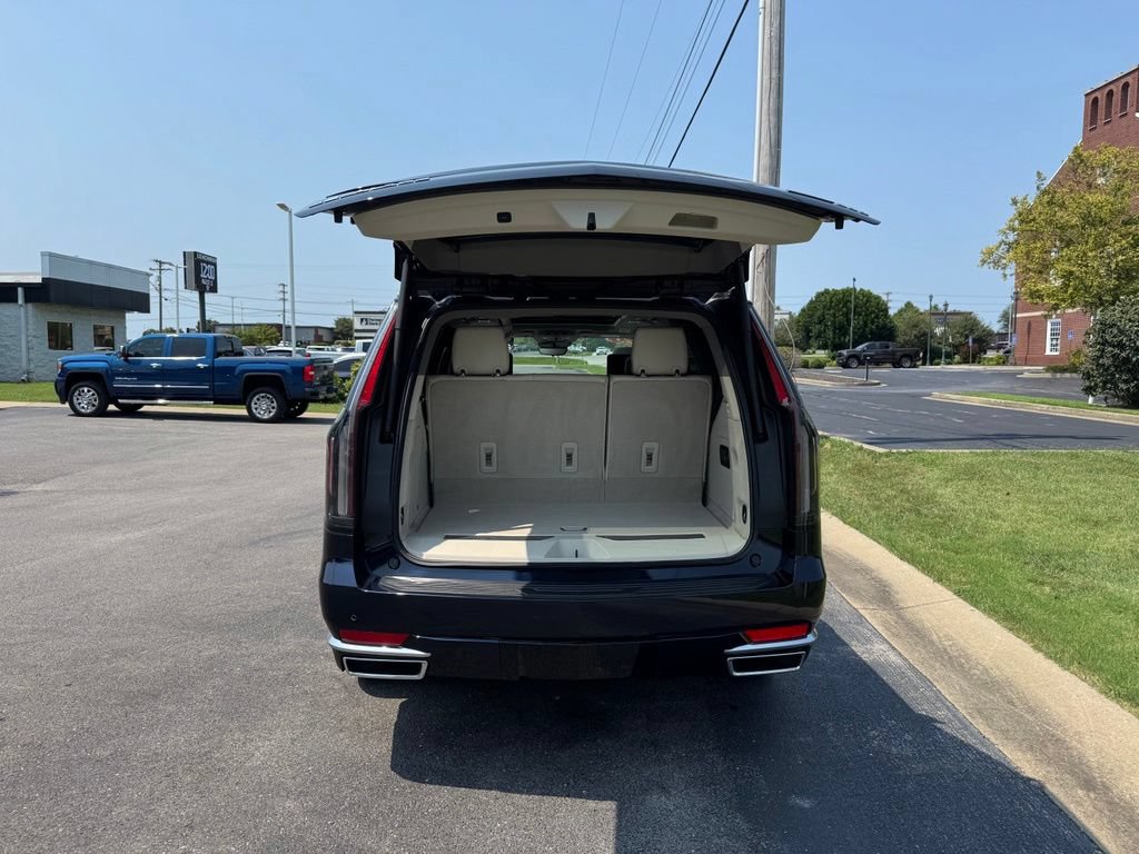 Certified 2023 Cadillac Escalade Premium Luxury Platinum w/ Heavy-Duty Trailer Package AWD/4WD image 31