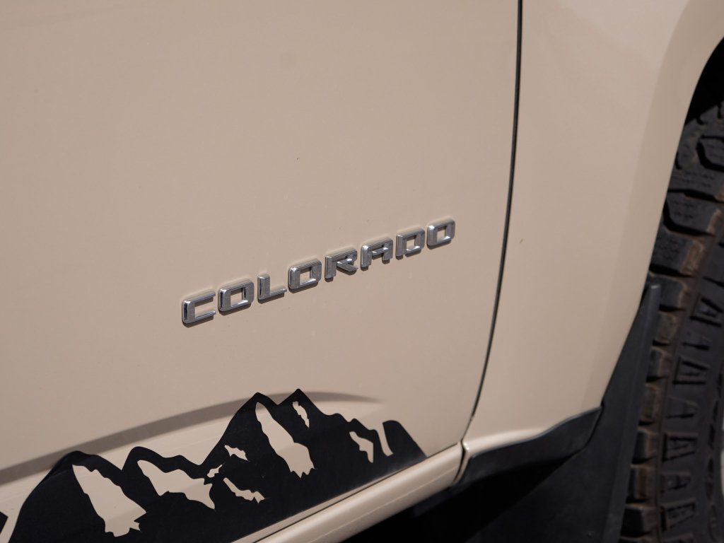 Used 2022 Chevrolet Colorado Z71 AWD/4WD image 16