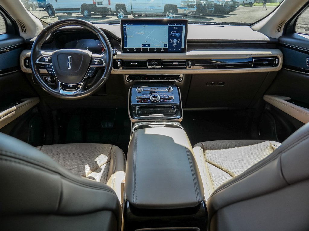 Used 2023 Lincoln Nautilus Reserve AWD/4WD image 27