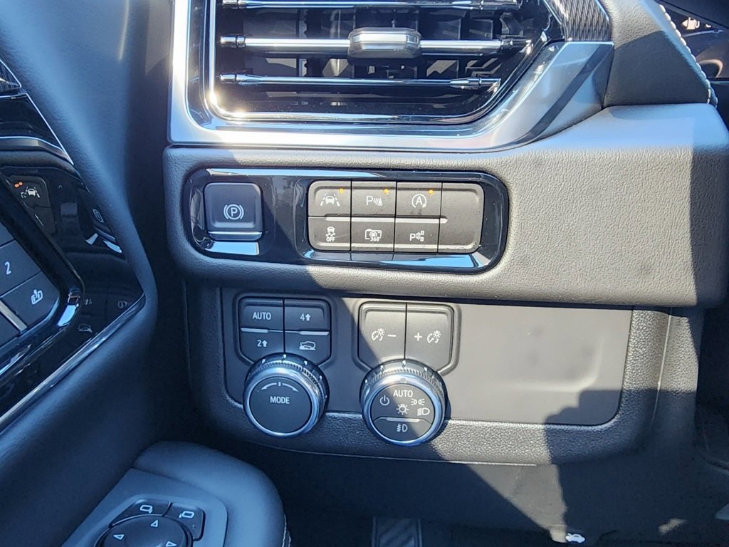 New 2026 GMC Yukon Elevation image 17