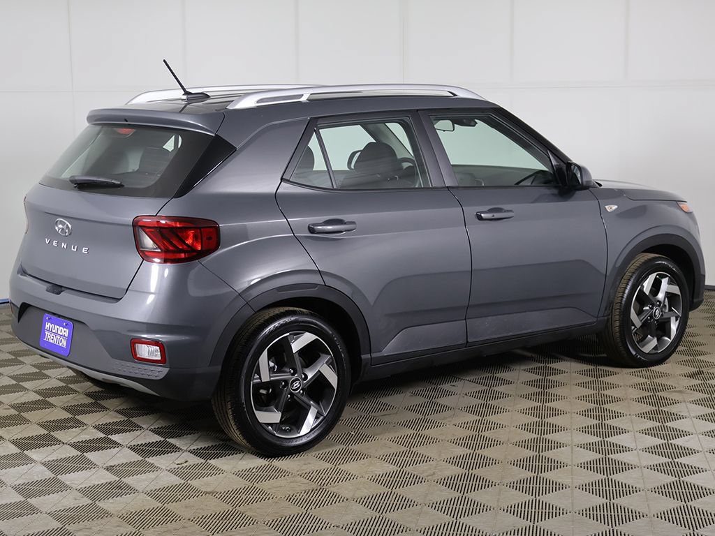 Certified 2026 Hyundai Venue SEL FWD image 9