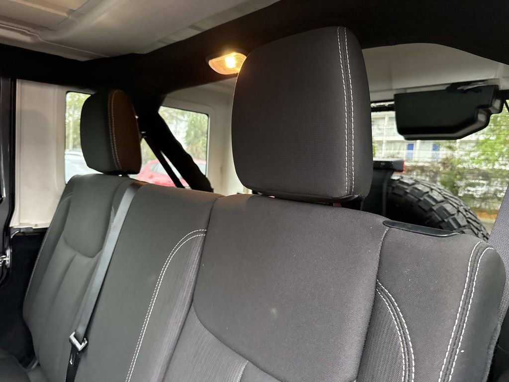 Used 2017 Jeep Wrangler Unlimited Sahara w/ Max Tow Package image 17