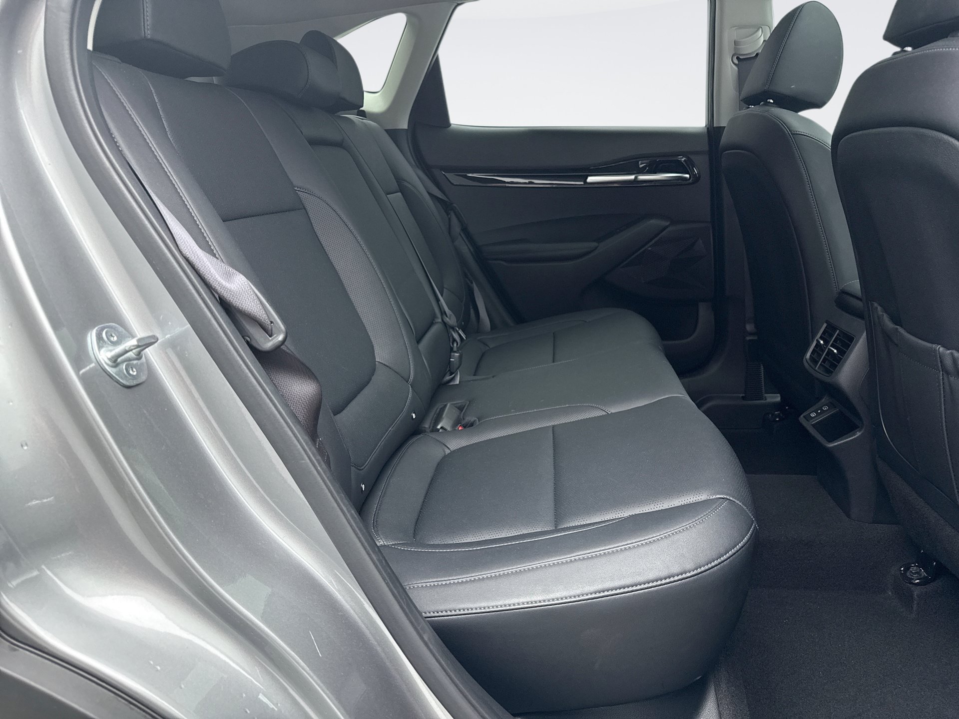 Used 2024 Kia Seltos EX AWD/4WD image 19