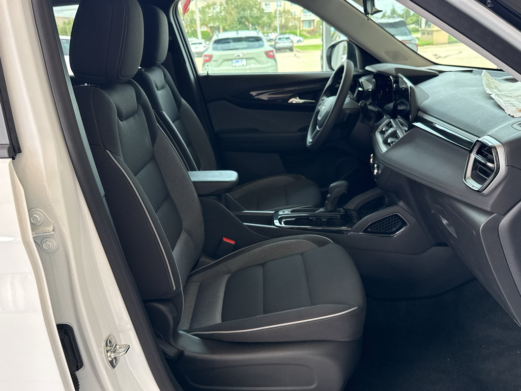 New 2026 Chevrolet TrailBlazer LS w/ LS Convenience Package FWD image 32