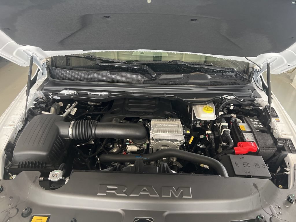 New 2026 RAM 1500 Laramie AWD/4WD image 34