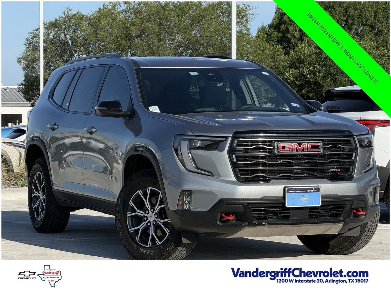 Used 2025 GMC Acadia AT4 AWD/4WD image 2