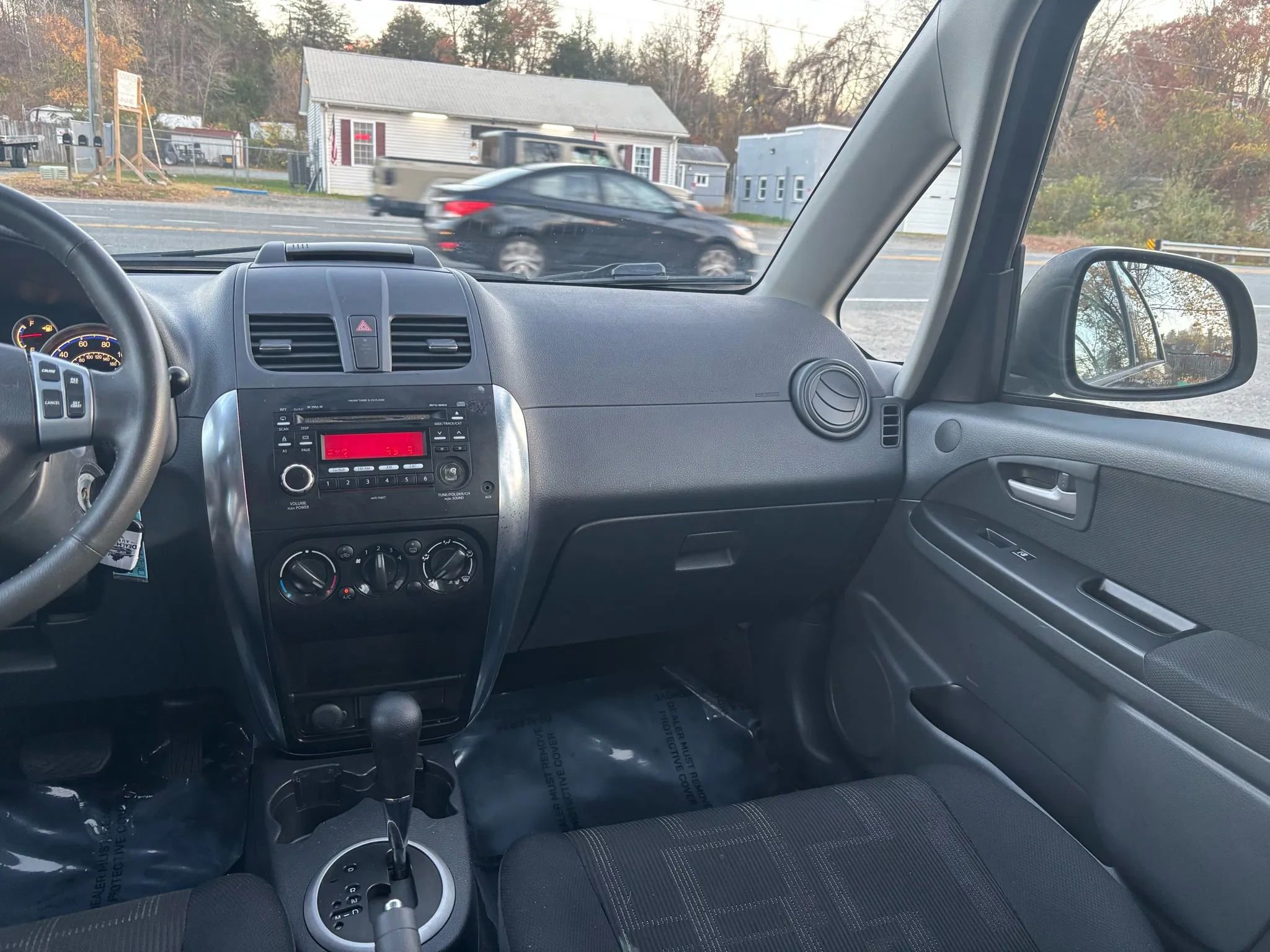 Used 2010 Suzuki SX4 AWD Hatchback image 27