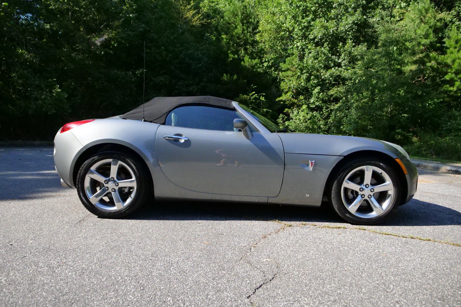 Used 2007 Pontiac Solstice Convertible w/ Premium Package RWD image 34