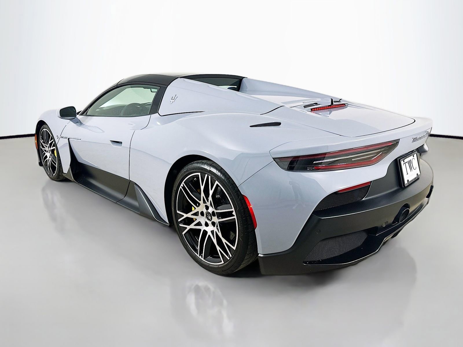 Used 2023 Maserati MC20 Spyder RWD image 7