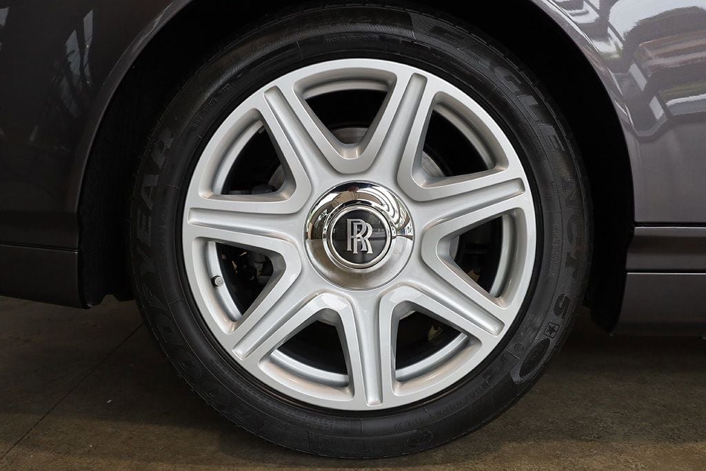 Used 2010 Rolls-Royce Phantom Coupe RWD image 41