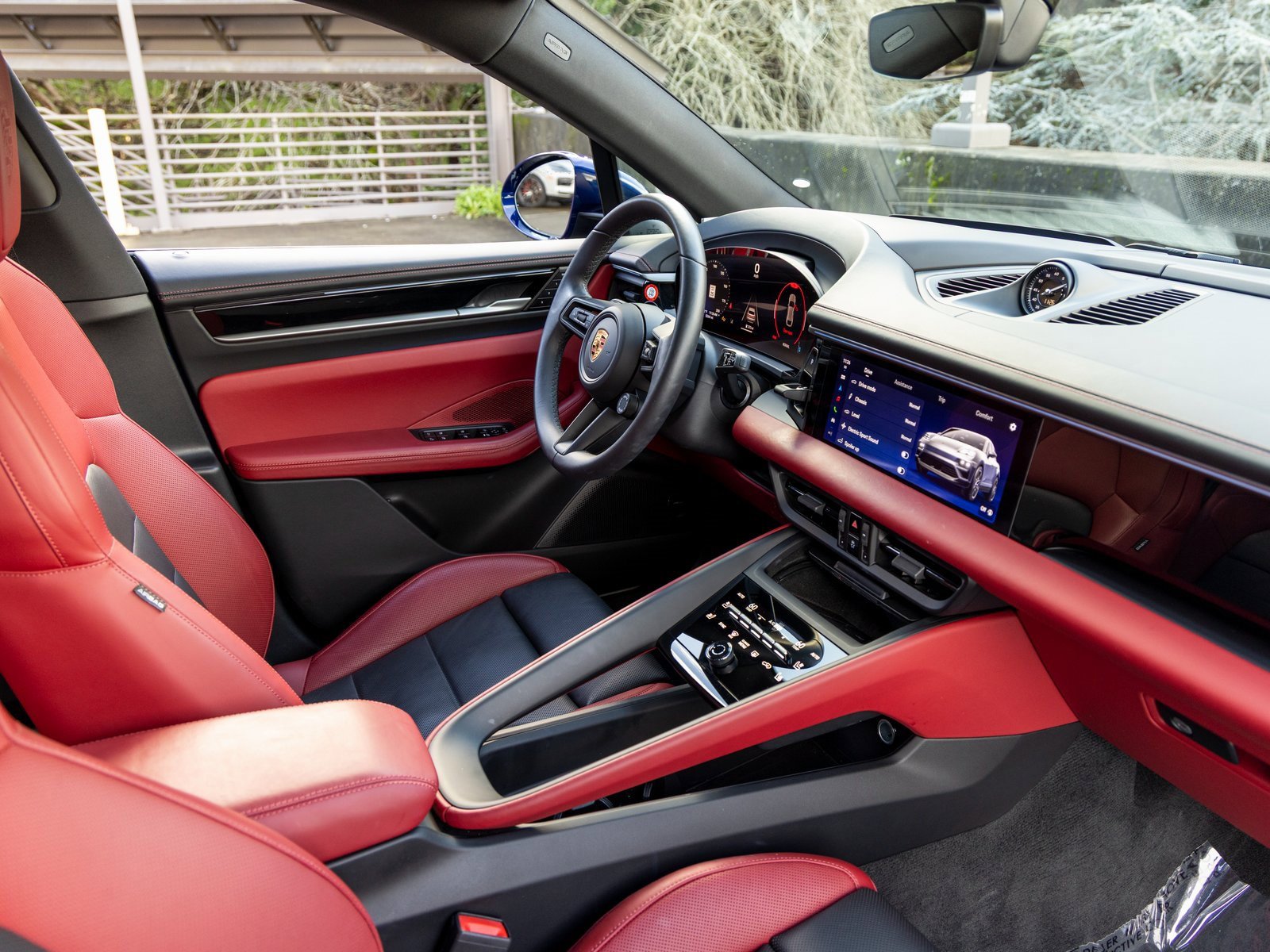 Certified 2024 Porsche Macan 4 Electric image 51