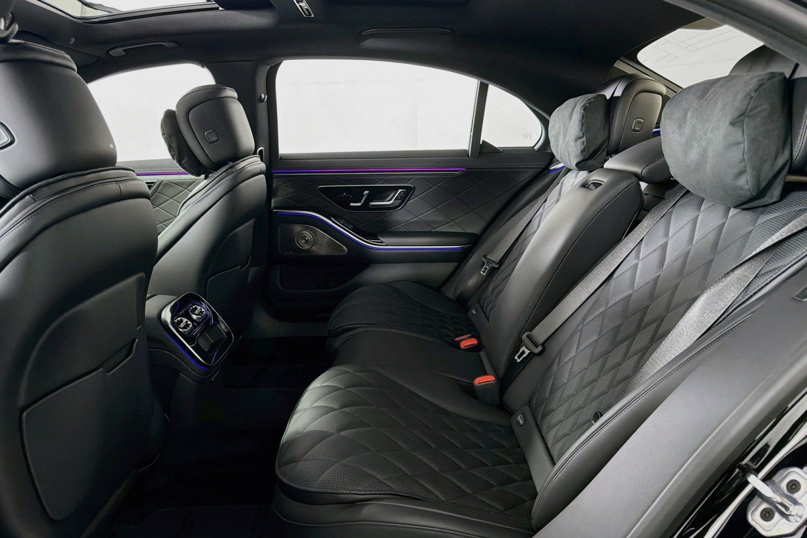 New 2027 Mercedes-Benz S 580 4MATIC Sedan image 7