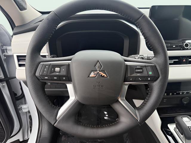 New 2026 Mitsubishi Outlander SE FWD image 14