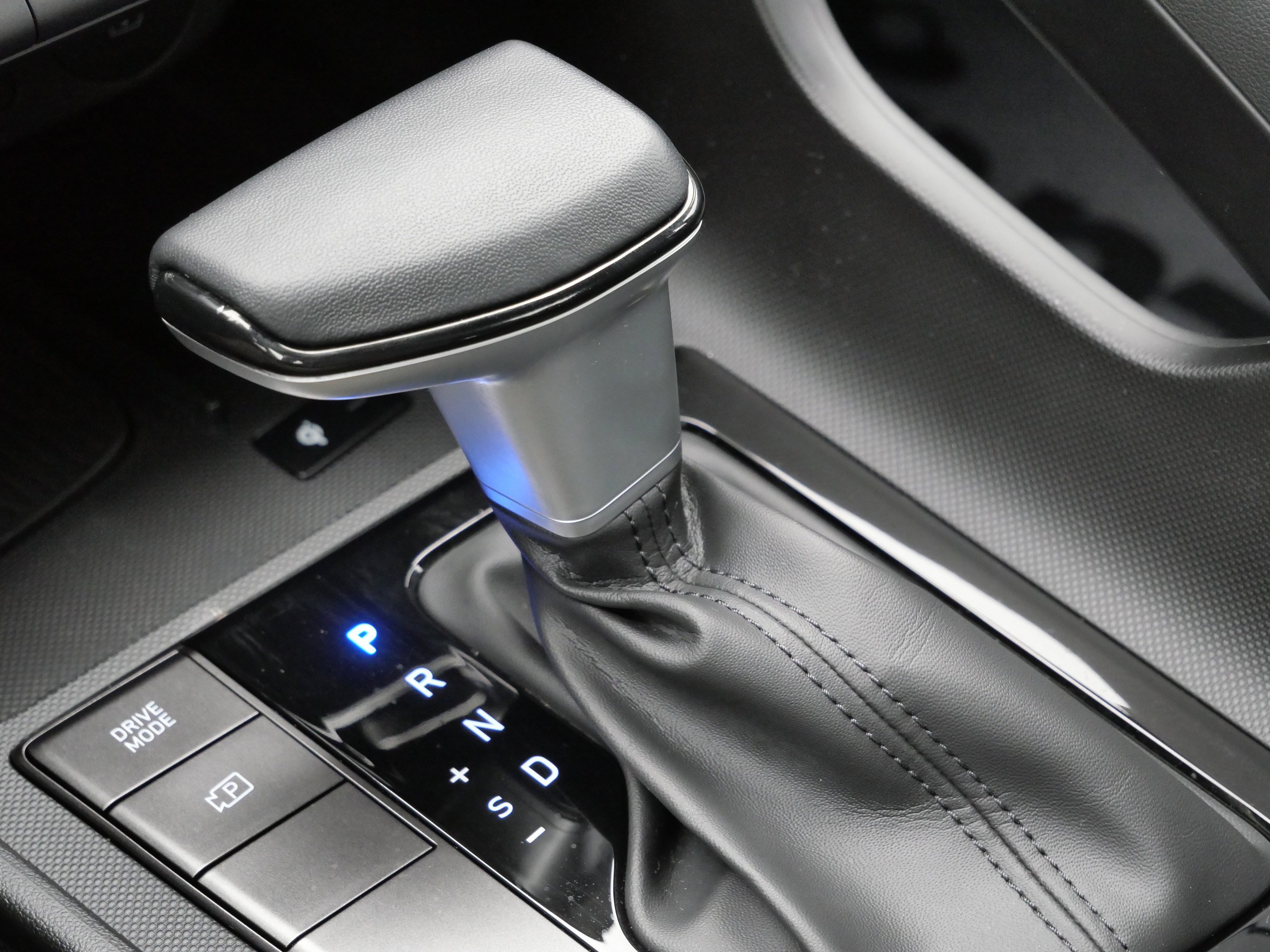 Used 2025 Hyundai Elantra Sport image 25