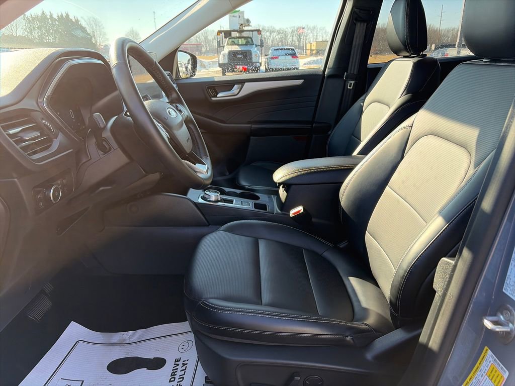 Used 2025 Ford Escape Platinum image 16