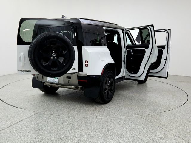 Certified 2023 Land Rover Defender 110 X-Dynamic SE image 11