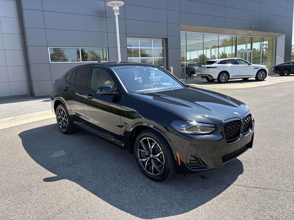 New 2025 BMW X4 xDrive30i w/ Premium Package