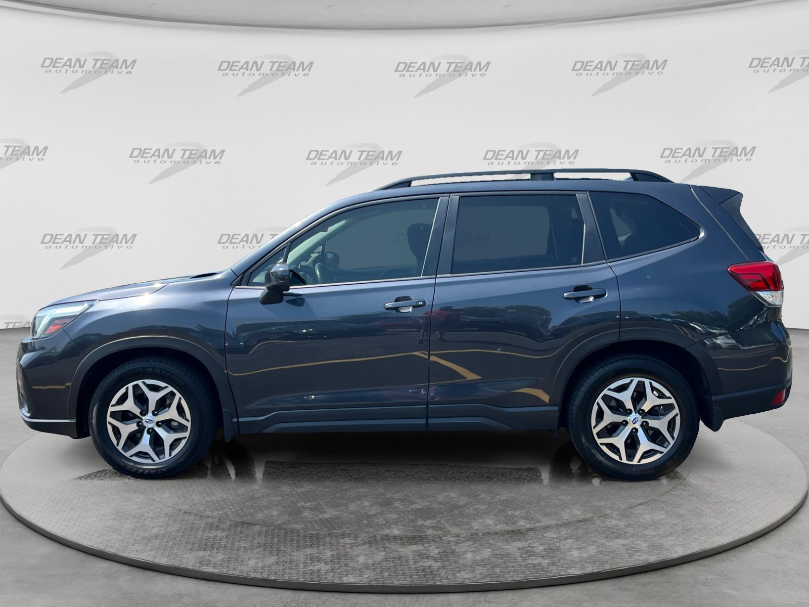 Used 2019 Subaru Forester Premium AWD/4WD image 4