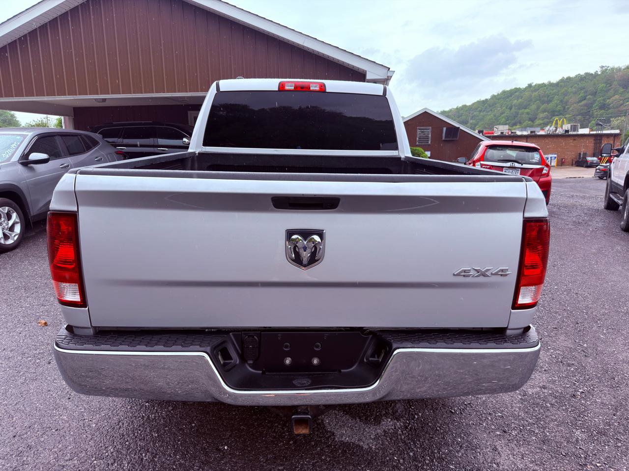 Used 2017 RAM 1500 ST w/ SXT Appearance Group AWD/4WD image 5