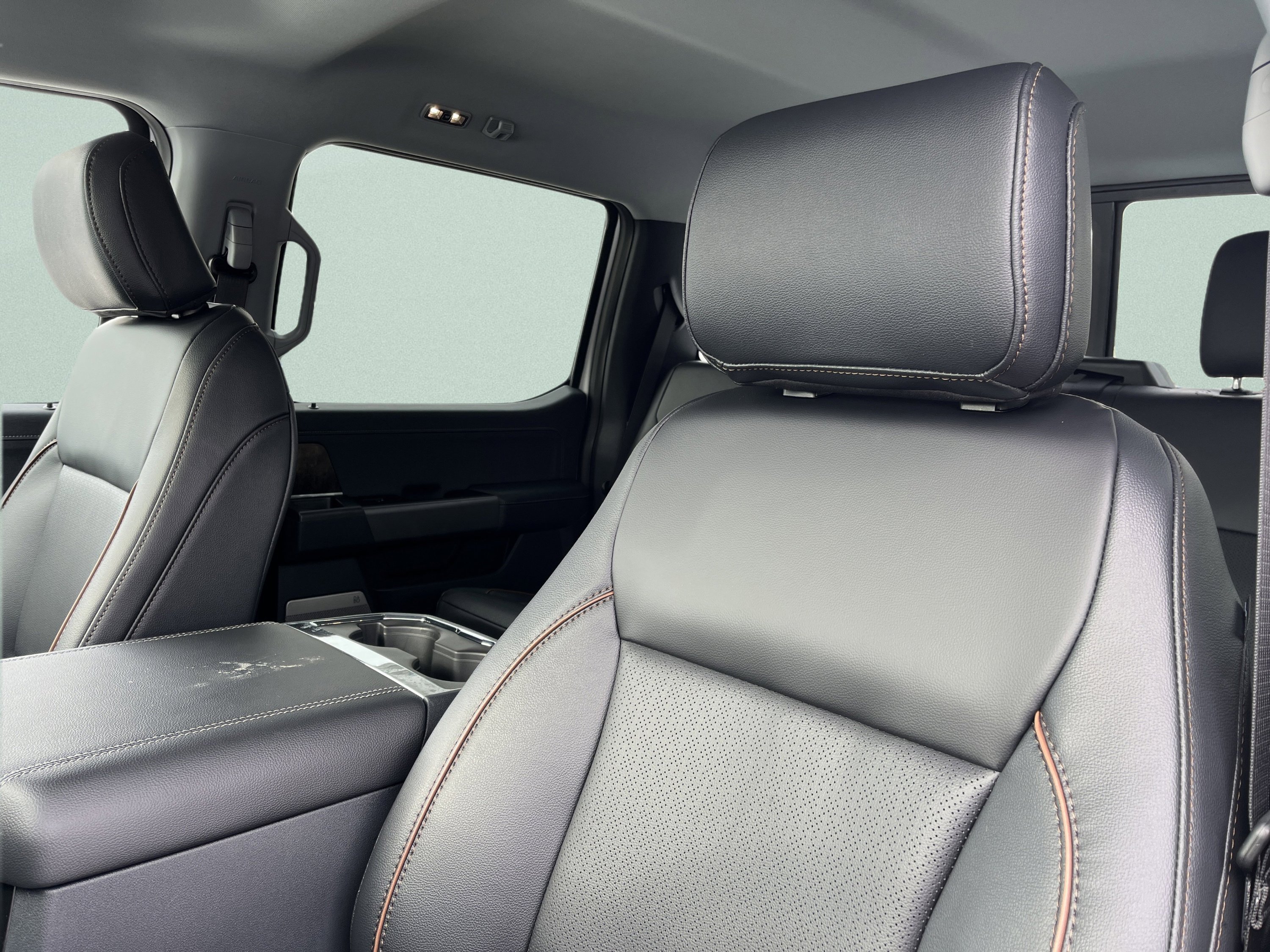 Used 2026 Ford F250 Lariat w/ Tremor Off-Road Package image 12