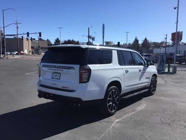 Used 2022 Chevrolet Suburban RST image 3