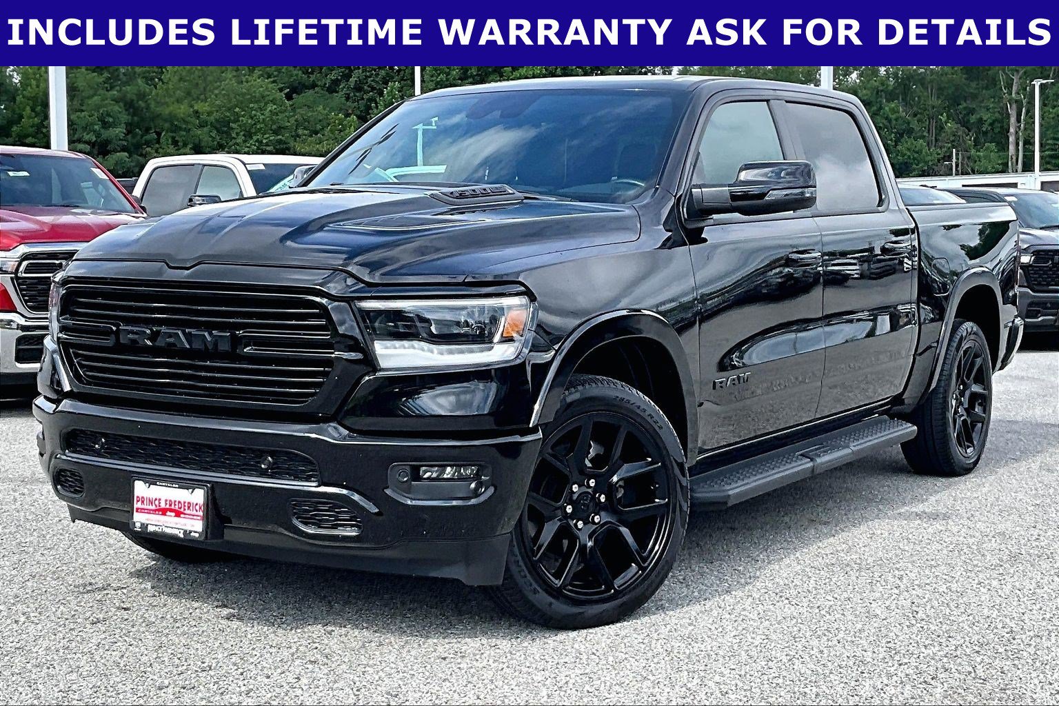 Used 2024 RAM 1500 Laramie AWD/4WD image 3