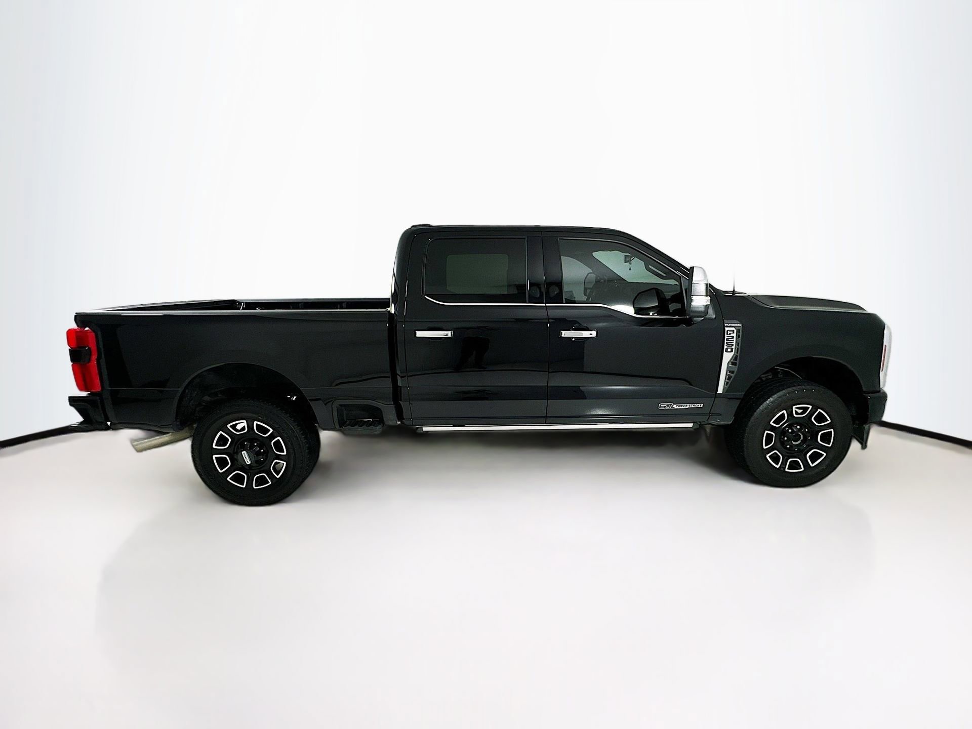 Used 2024 Ford F250 Platinum w/ FX4 Off-Road Package AWD/4WD image 9